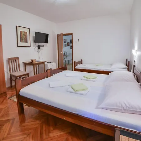 Maric Apartment *